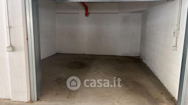 Garage/posto auto in residenziale in Via degli Orti di Malabarba 29