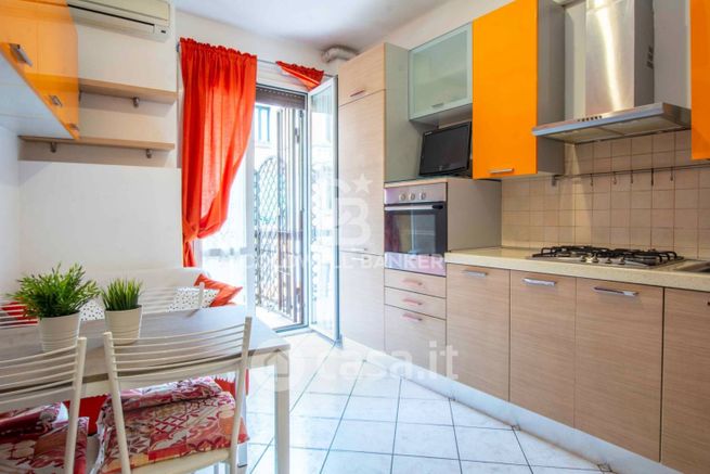 Appartamento in residenziale in Viale Carlo Espinasse 75