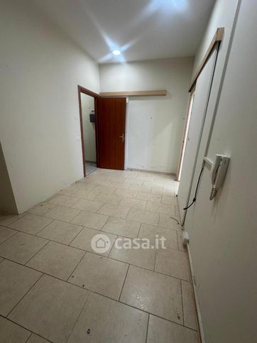 Capannone in commerciale in Via del Merlo