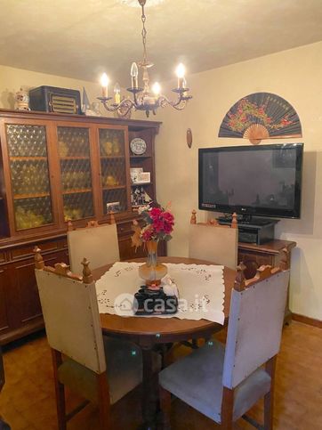 Casa indipendente in residenziale in Via Statale 11
