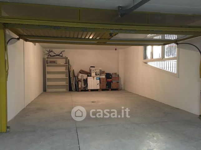 Garage/posto auto in residenziale in Via Decumana