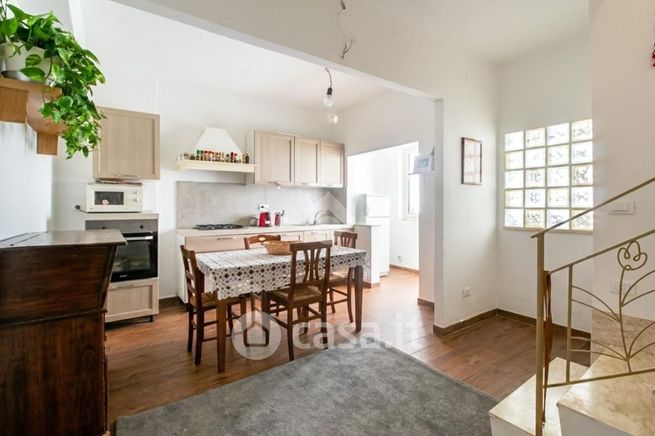 Casa bi/trifamiliare in residenziale in Via Emidio Consorti 20