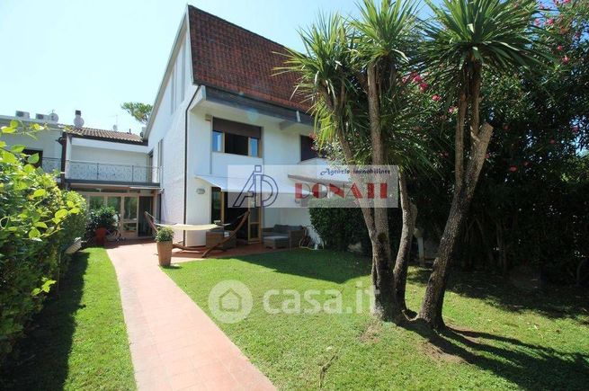 Casa bi/trifamiliare in residenziale in Via A. Gramsci