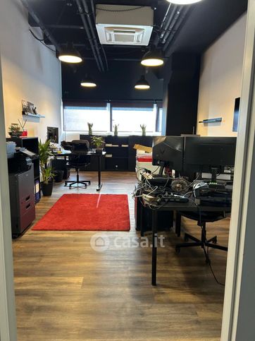 Ufficio in commerciale in Via Venier