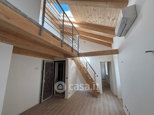 Appartamento in residenziale in Calle Parini Giuseppe