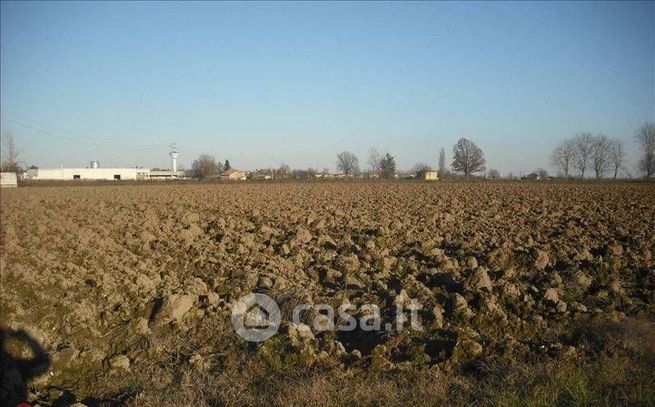 Terreno agricolo in commerciale in Via XXV Aprile 61