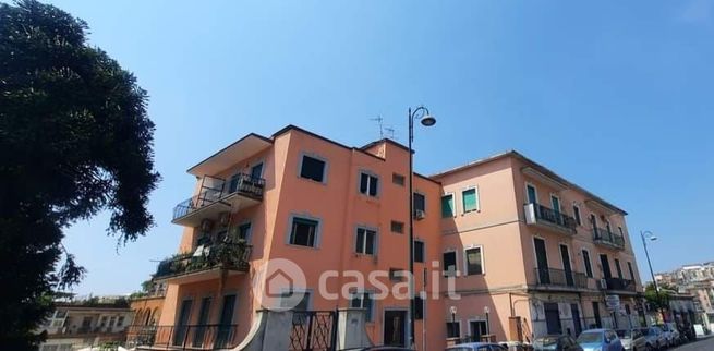 Appartamento in residenziale in Via Aniello Falcone