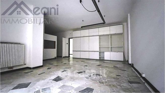 Ufficio in commerciale in Via Fizzonasco