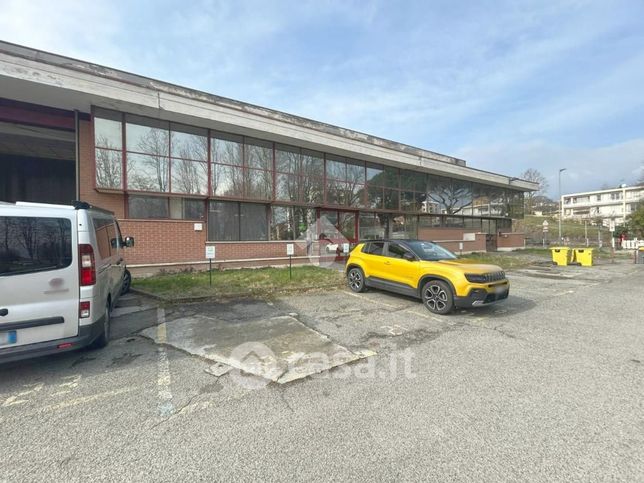 Ufficio in commerciale in Via Giuseppe di Vittorio 1