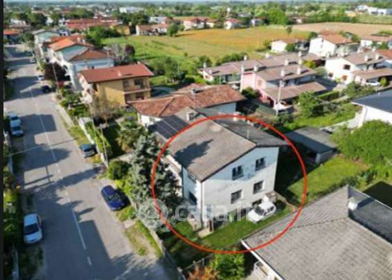 Appartamento in residenziale in Via Lombardia