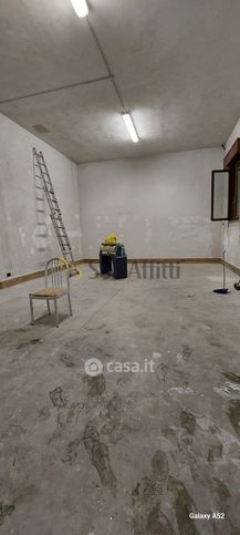 Capannone in commerciale in 