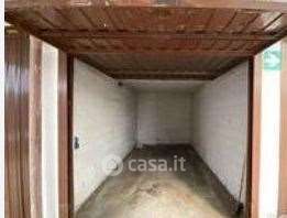 Box/posto auto in residenziale in Via Amerigo Vespucci 2
