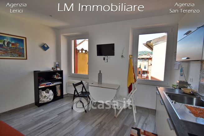 Appartamento in residenziale in Salita Revellino 25