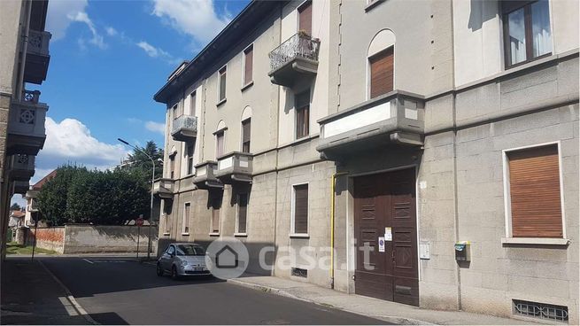 Appartamento in residenziale in Via Adua 1