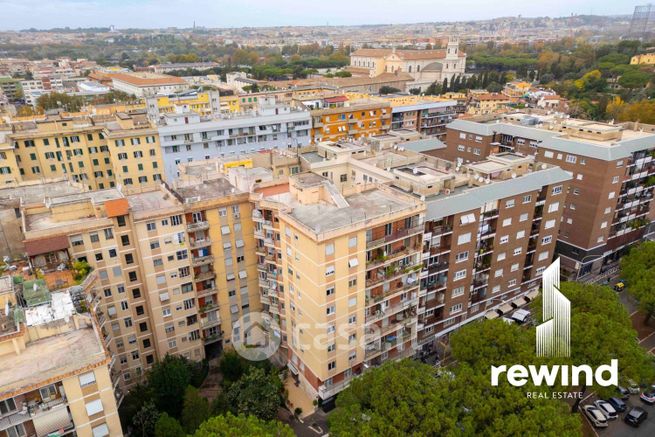 Ufficio in commerciale in 