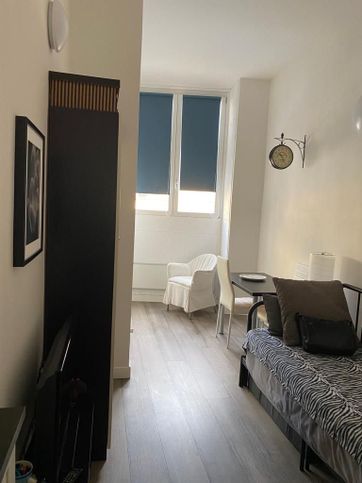 Ufficio in commerciale in Via dello Steccuto