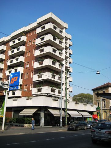 Garage/posto auto in residenziale in Via Alessandro Zanoli 3