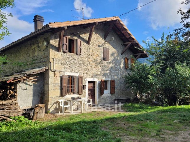 Casa indipendente in residenziale in Via Romagnano 4