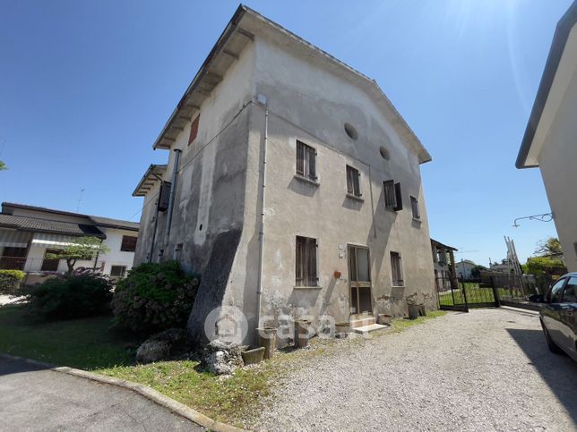 Rustico/casale in residenziale in Via Ronchi