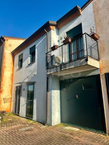 Villetta a schiera in residenziale in Via Giotto