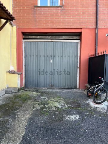 Garage/posto auto in residenziale in Via Agostino Scali 87