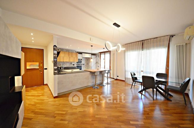 Appartamento in residenziale in Via Monza 106