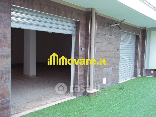 Attivitã /licenza (con o senza mura) in commerciale in Via San Pietro 5