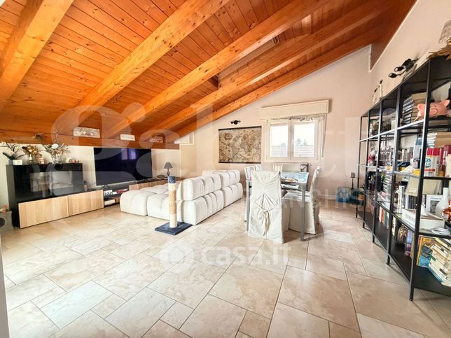 Appartamento in residenziale in Viale Verde 10