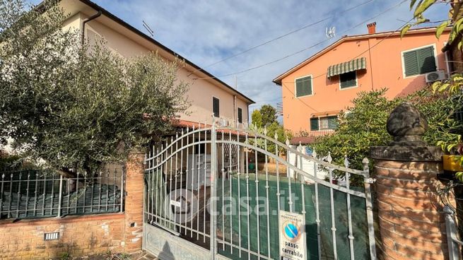Casa indipendente in residenziale in Via di Montecarlo