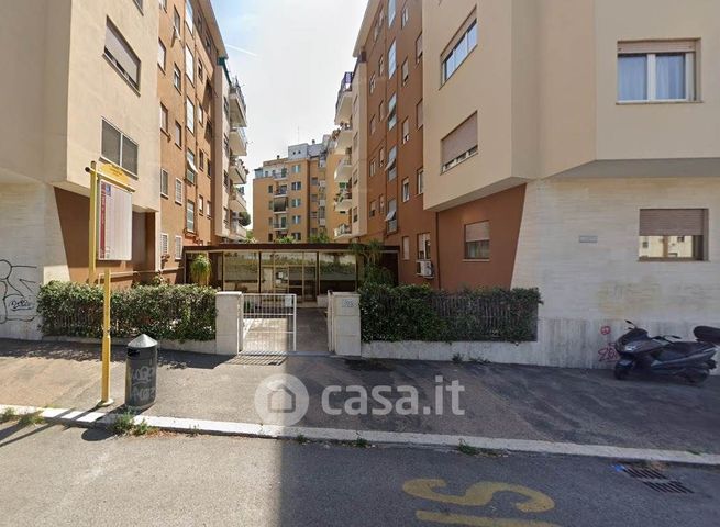 Appartamento in residenziale in Via Laurentina