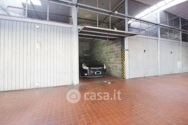 Box/posto auto in residenziale in Piazza Castello
