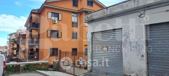 Box/posto auto in residenziale in Via G. Garibaldi 27