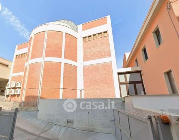 Box/posto auto in residenziale in Via Arrigo Boito 29