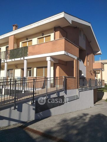 Appartamento in residenziale in Via Baragiola