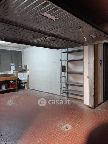 Box/posto auto in residenziale in Corso Giuseppe Garibaldi