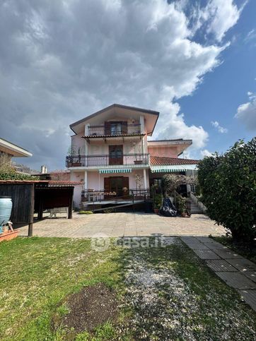 Villetta a schiera in residenziale in Via Felice Renda 5