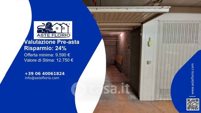 Box/posto auto in residenziale in Piazza Adriano 11 /E