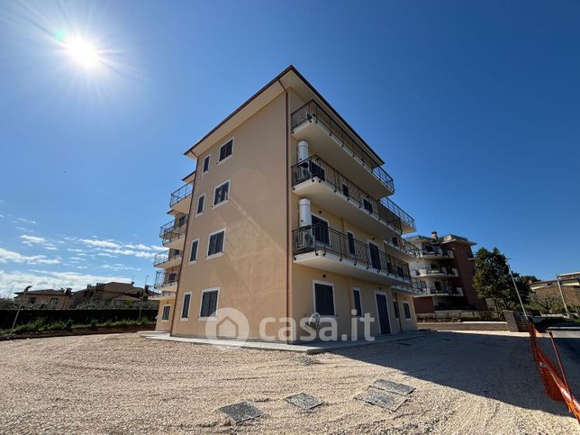 Appartamento in residenziale in Via Tiberina