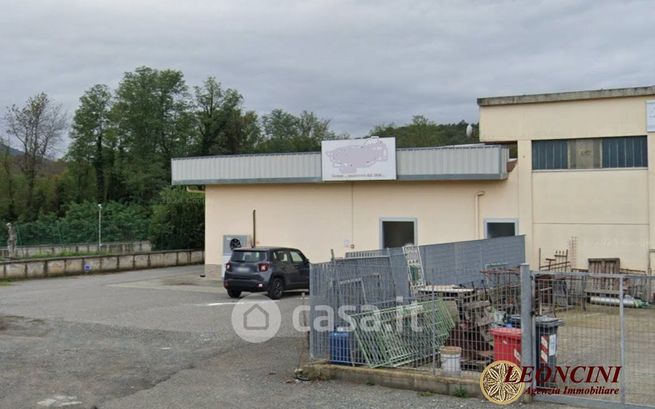Capannone in commerciale in Via Piano di Quercia 3