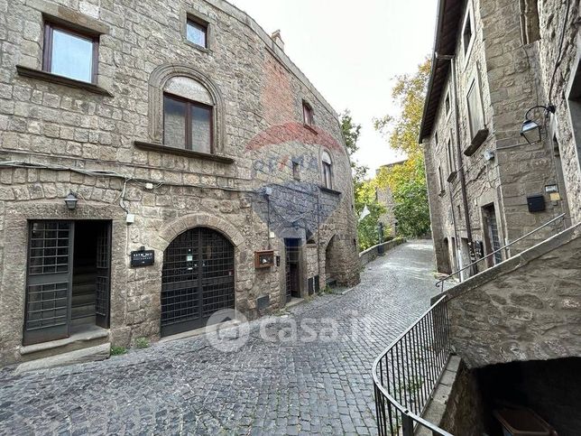 Attività/licenza (con o senza mura) in commerciale in Via Vallecupa 68