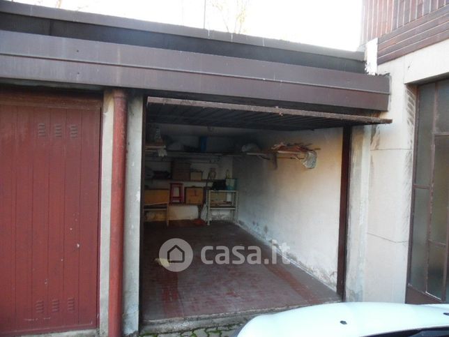 Garage/posto auto in residenziale in Viale Romolo 2