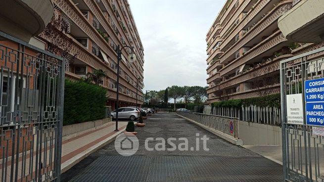 Appartamento in residenziale in Via Roberto Ago 26