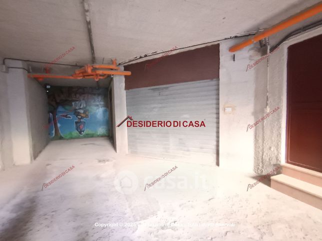 Box/posto auto in residenziale in Via Regione Siciliana 14