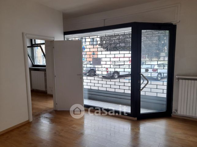 Ufficio in commerciale in Via Re Umberto I? 6