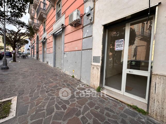 Negozio/locale commerciale in commerciale in Corso I Ottobre