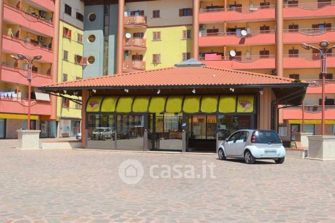 Attivitã /licenza (con o senza mura) in commerciale in Via Naro 10 -12