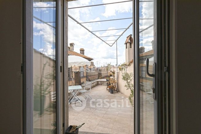 Appartamento in residenziale in Via Aurelio Saffi 95