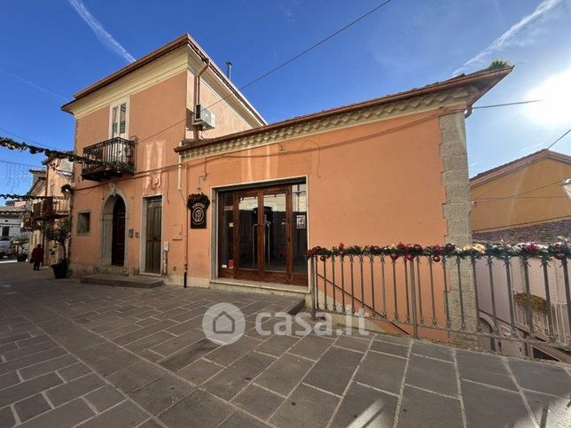 Attivitã /licenza (con o senza mura) in commerciale in Via Tribunali 26