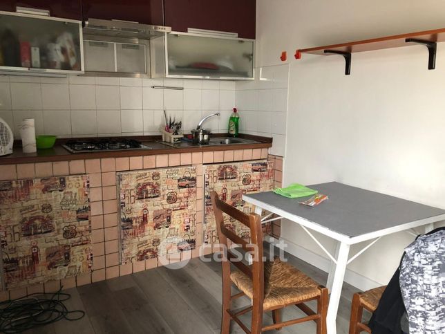 Appartamento in residenziale in Via Domitiana 79