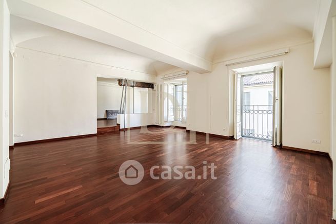 Ufficio in commerciale in Via Monte Napoleone 3